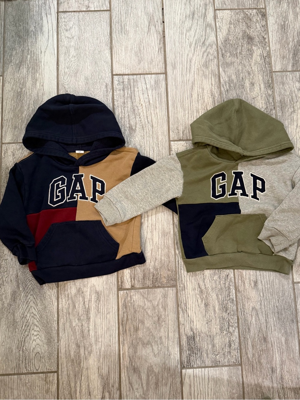 GAP Kids Colorblock Hoodie & Joggers Set Bundle - Picture 4 of 6